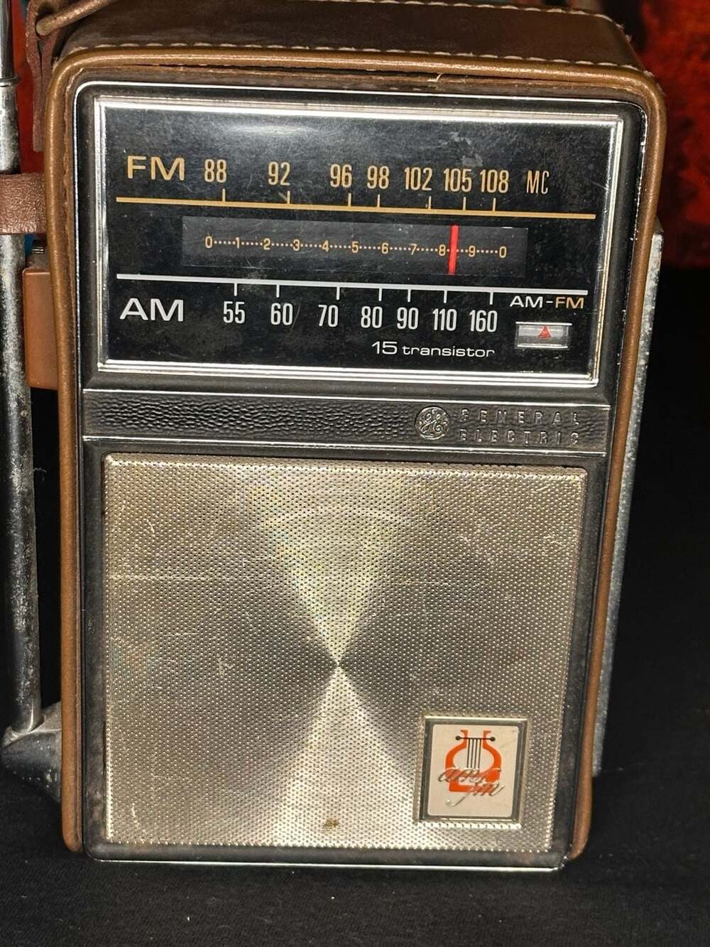 Vintage GE P-975A 15 Transistor AM/FM Portable Radio with Leather Case